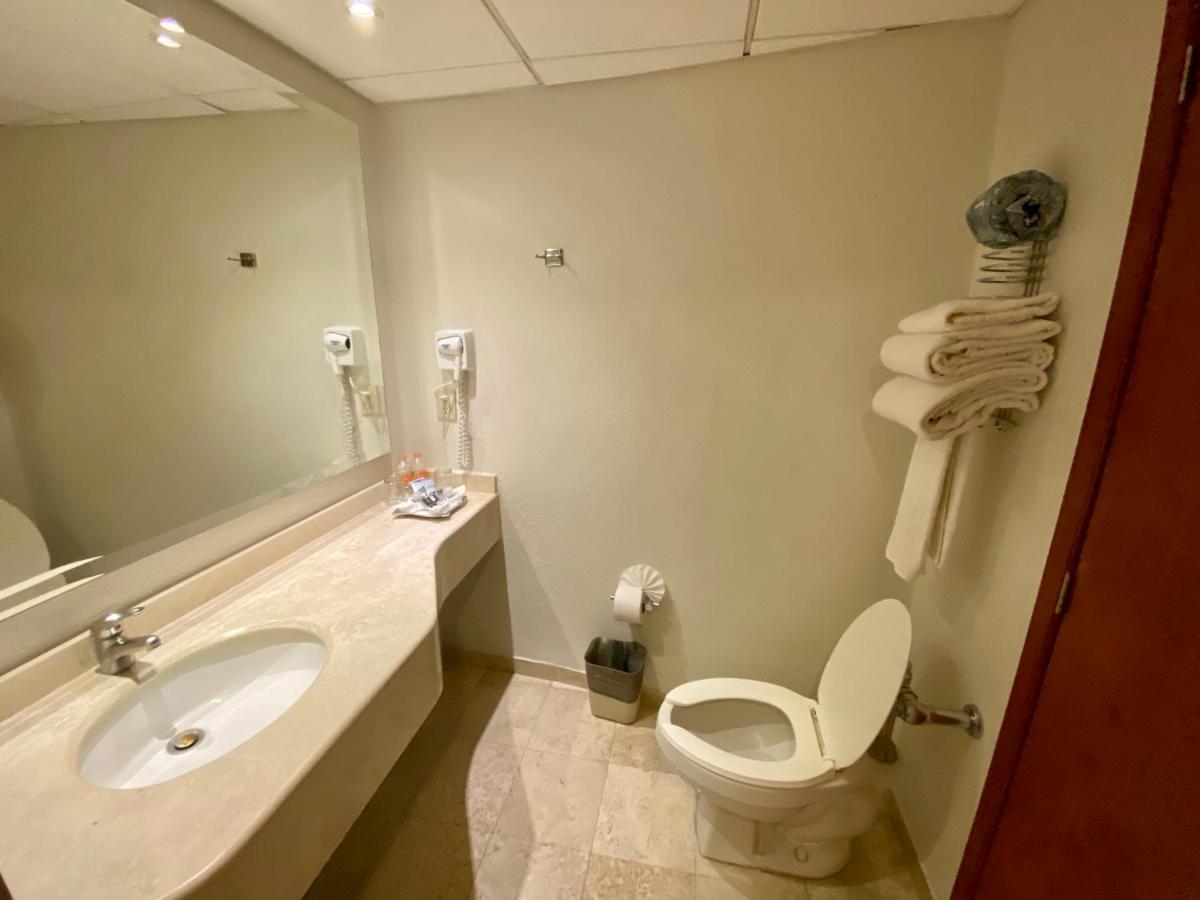 Hotel Mercury Inn Querétaro Eksteriør billede
