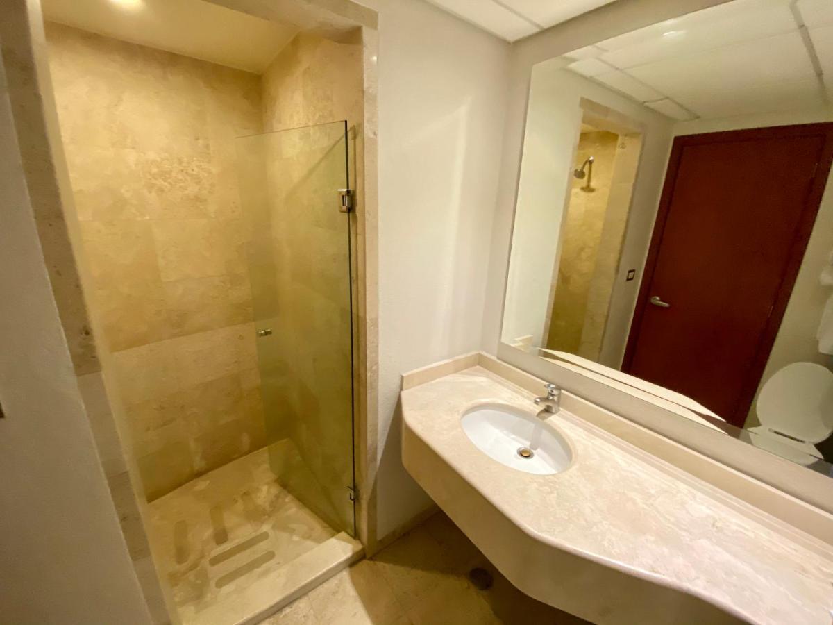 Hotel Mercury Inn Querétaro Eksteriør billede